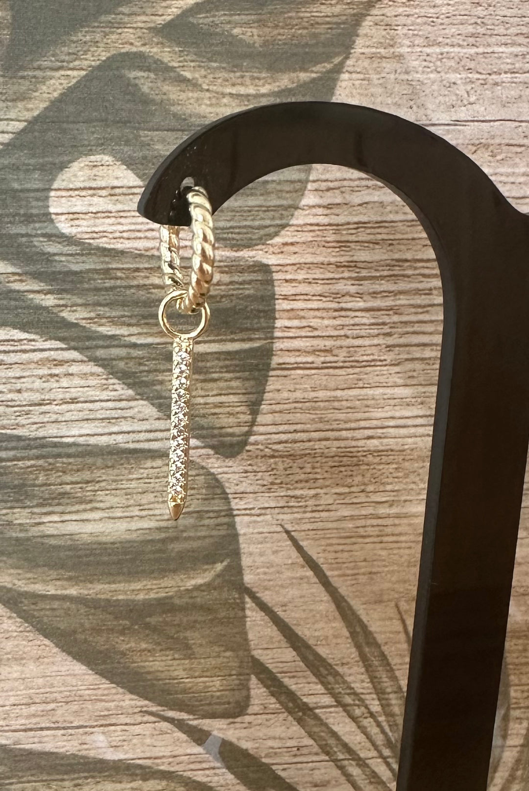 Twisted Beauty Click Hoop (met keuze uit 10 bedels)