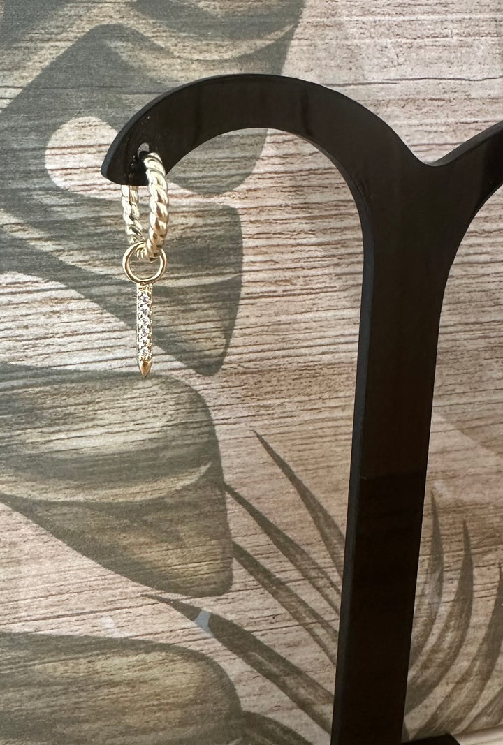 Twisted Beauty Click Hoop (met keuze uit 10 bedels)