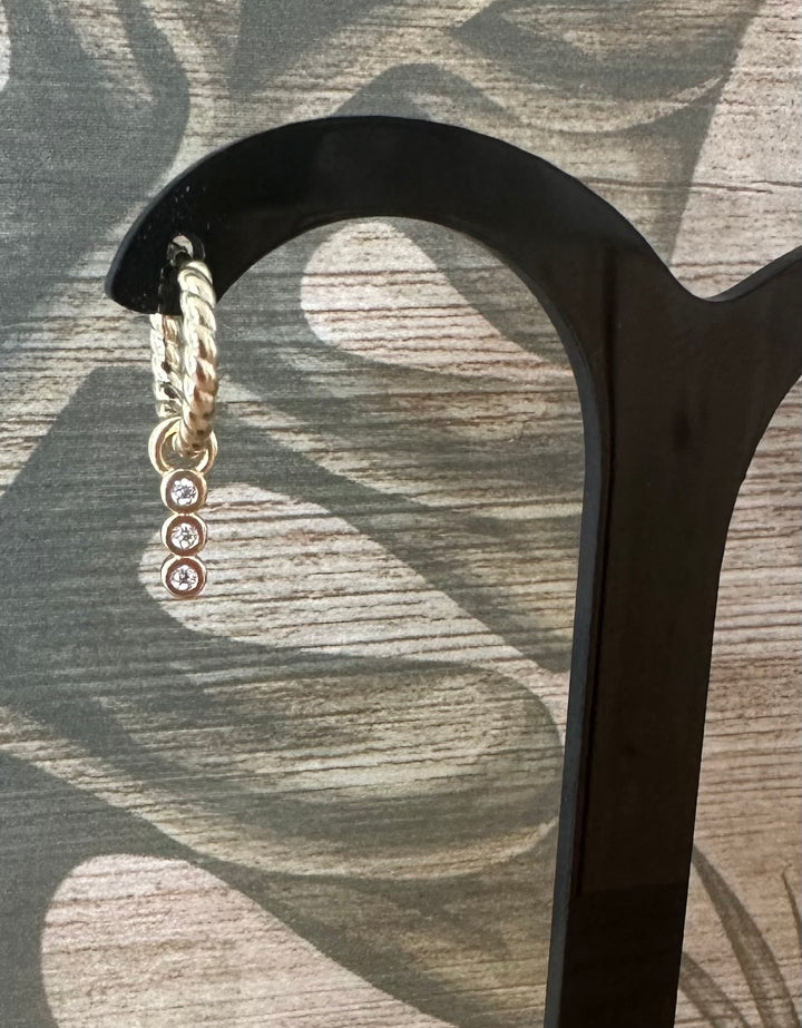 Twisted Beauty Click Hoop (met keuze uit 10 bedels)